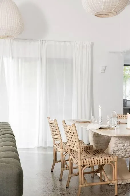 The Mayfield -Byron Bay 0*,  Australia